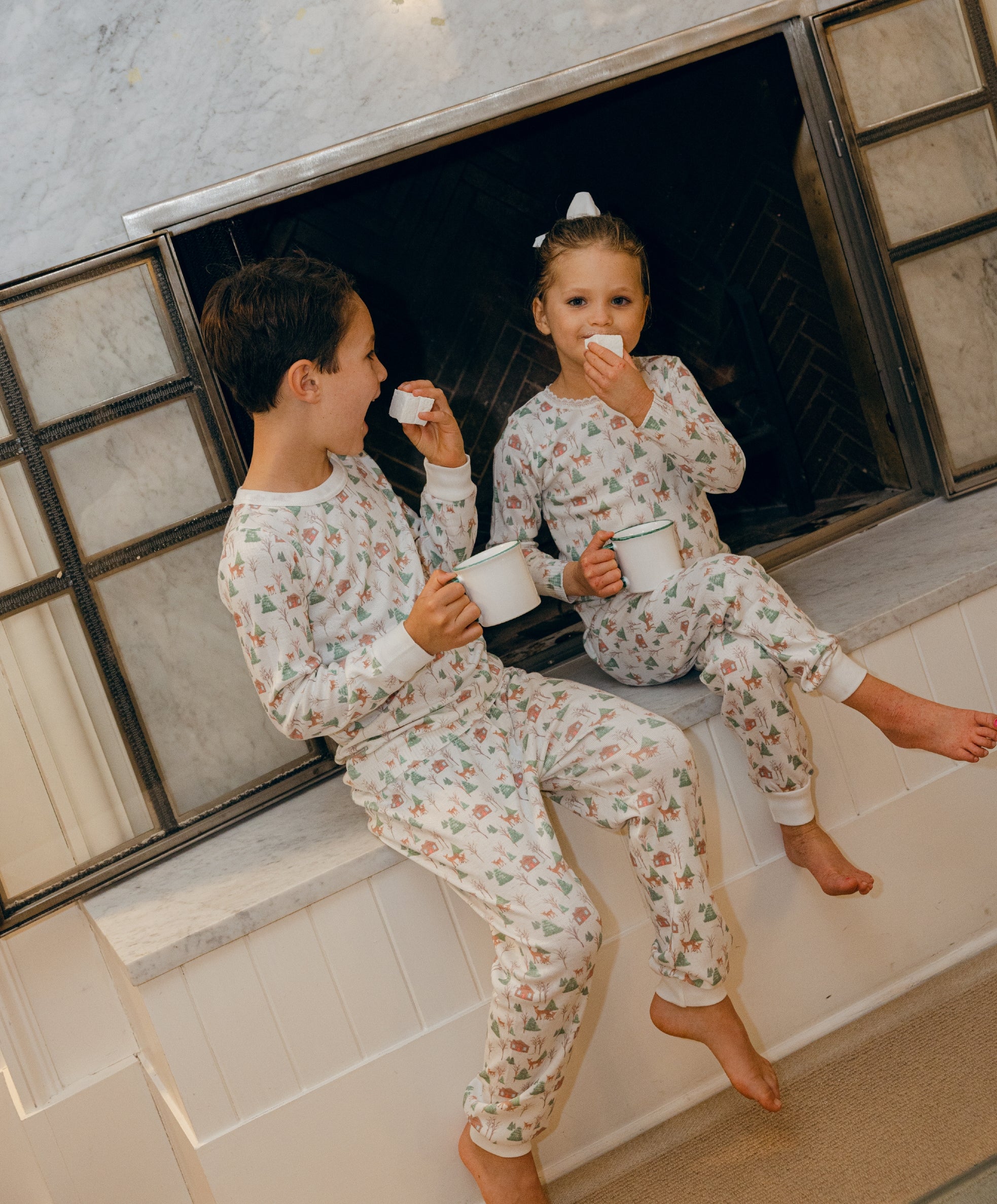 Girls Set Crew LS & Pant - Rustic Deer Print