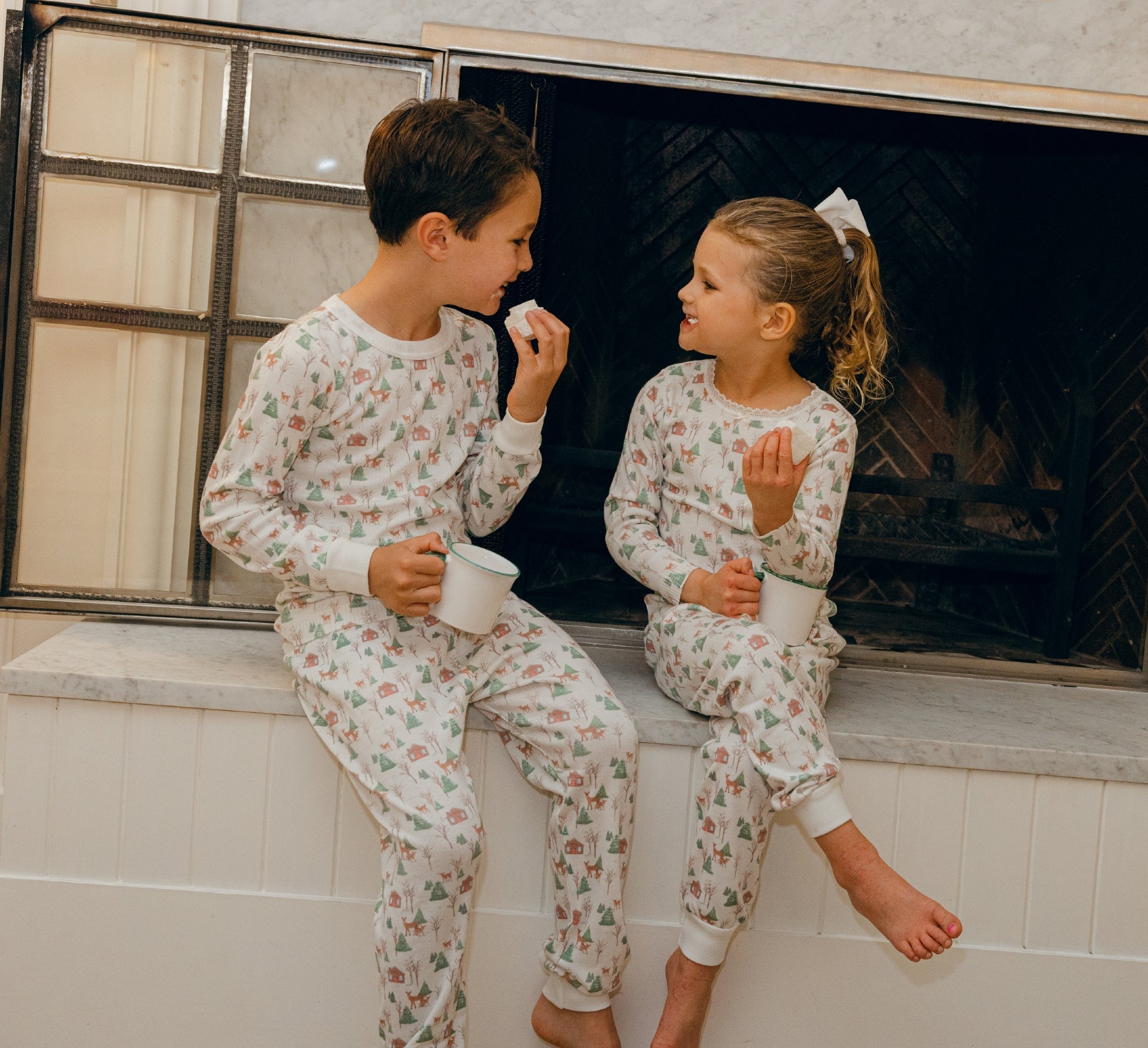 Girls Set Crew LS & Pant - Rustic Deer Print