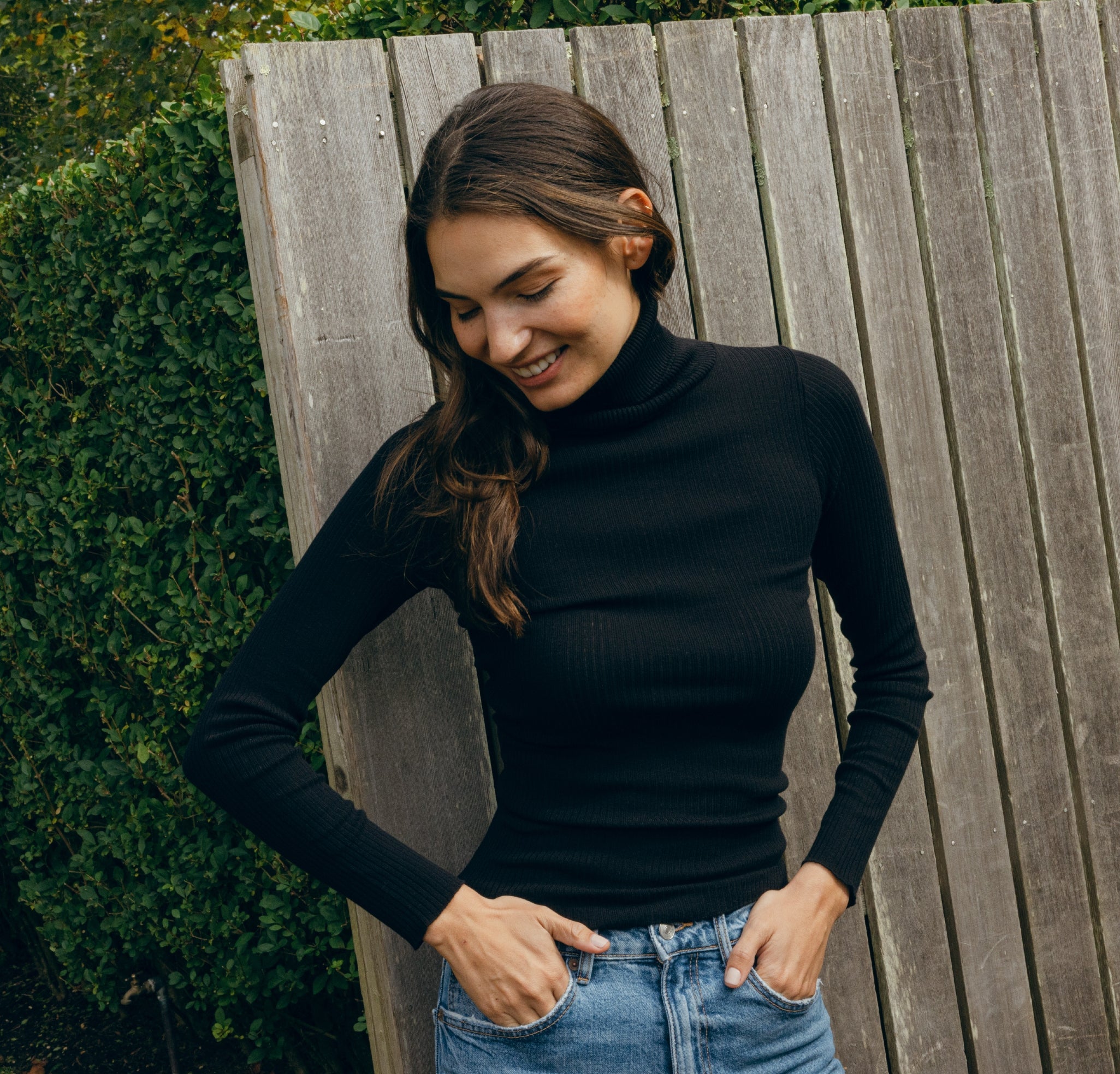 Ali Turtleneck Fitted - Black Rib Knit